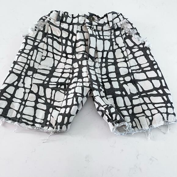 Little Creative Factory unisex abstract print shorts raw edge size 4-5 - Picture 1 of 8